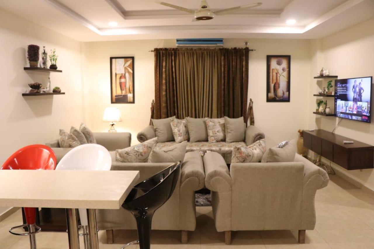 Elegant & Charming One Bed Apartment In Bahria Town راوالبيندي المظهر الخارجي الصورة